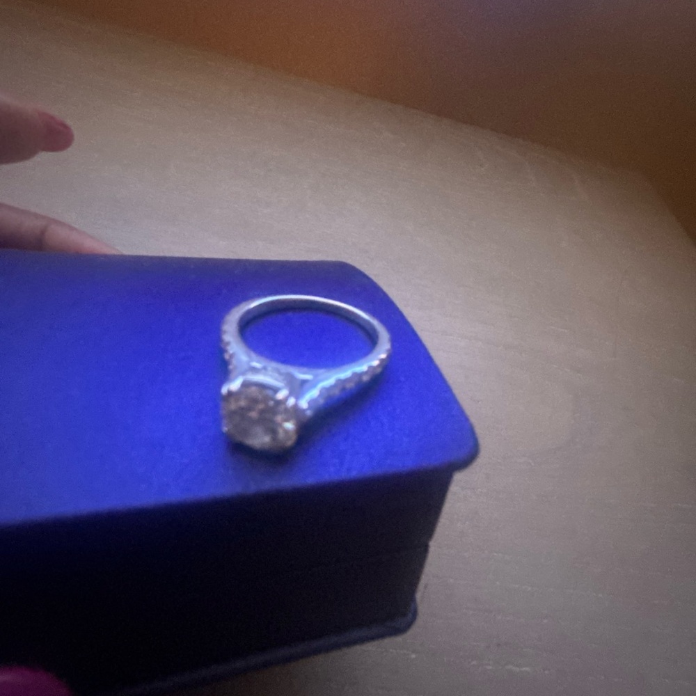 Elegant 18 karat Ring with Clear Gemstone- Engagement Ring
